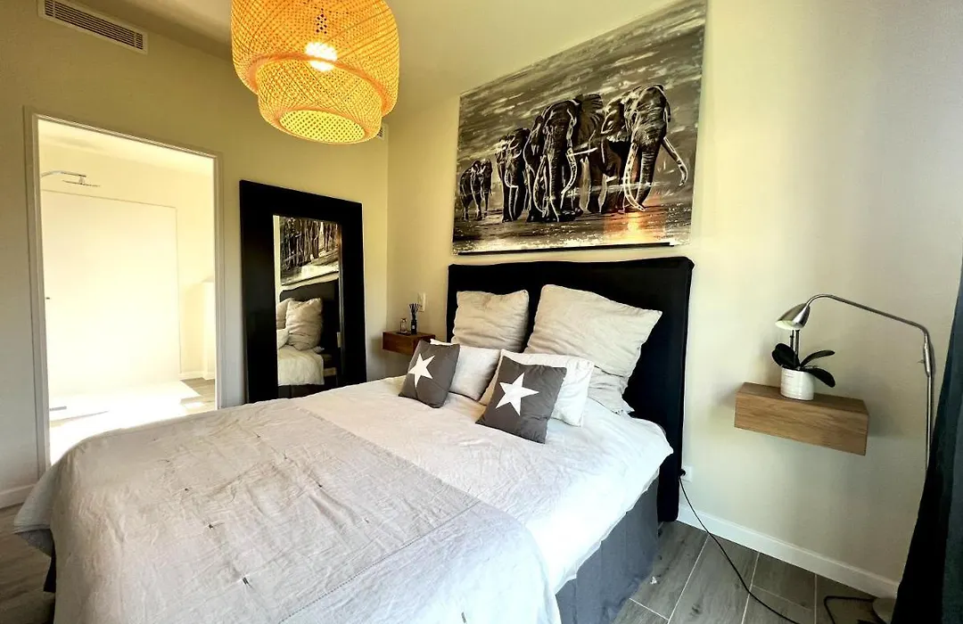 La Chambre Cézanne-1